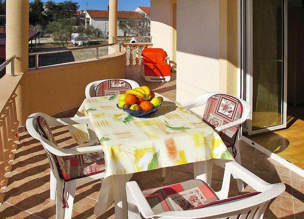 Nives Apartmani Pakoštane Esterno foto