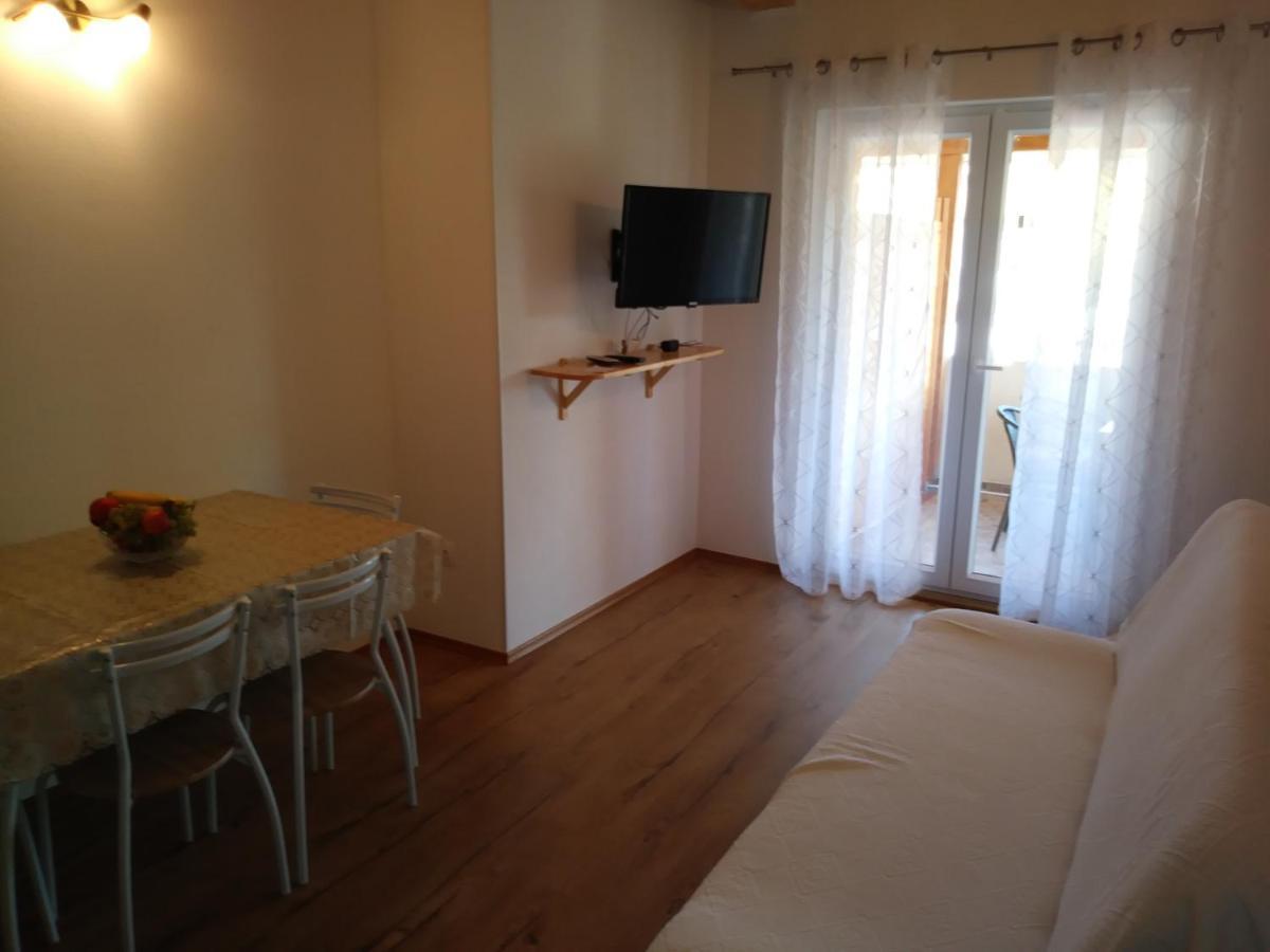 Nives Apartmani Pakoštane Esterno foto