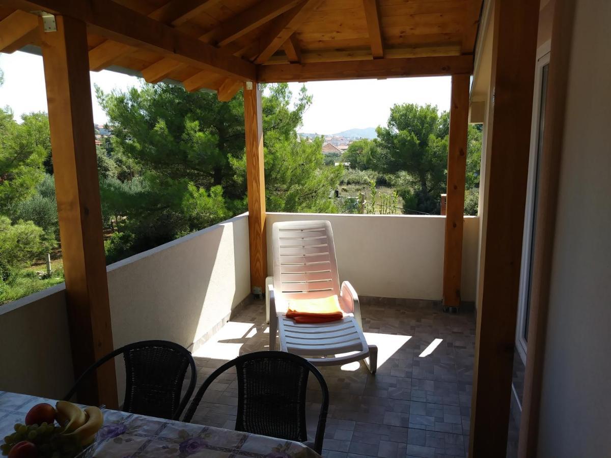Nives Apartmani Pakoštane Esterno foto