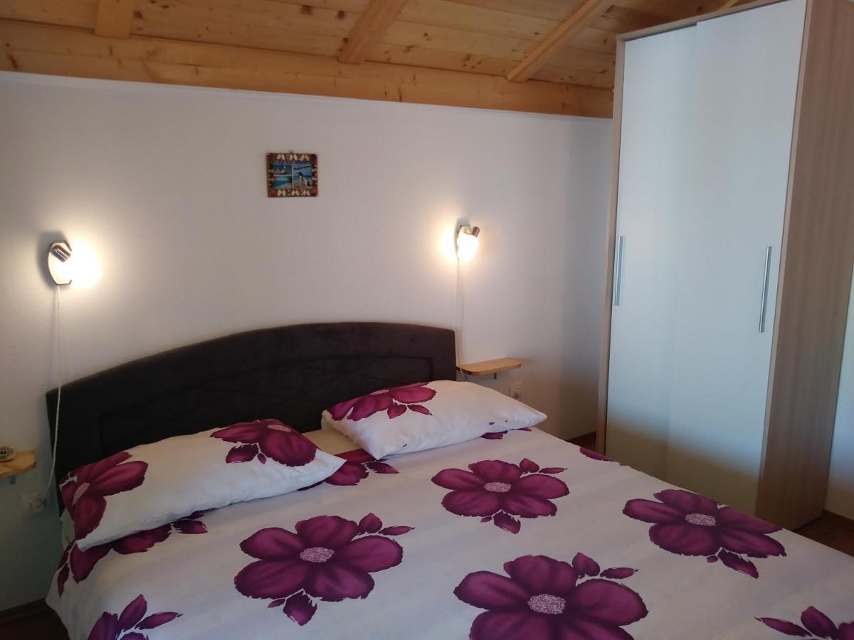 Nives Apartmani Pakoštane Esterno foto