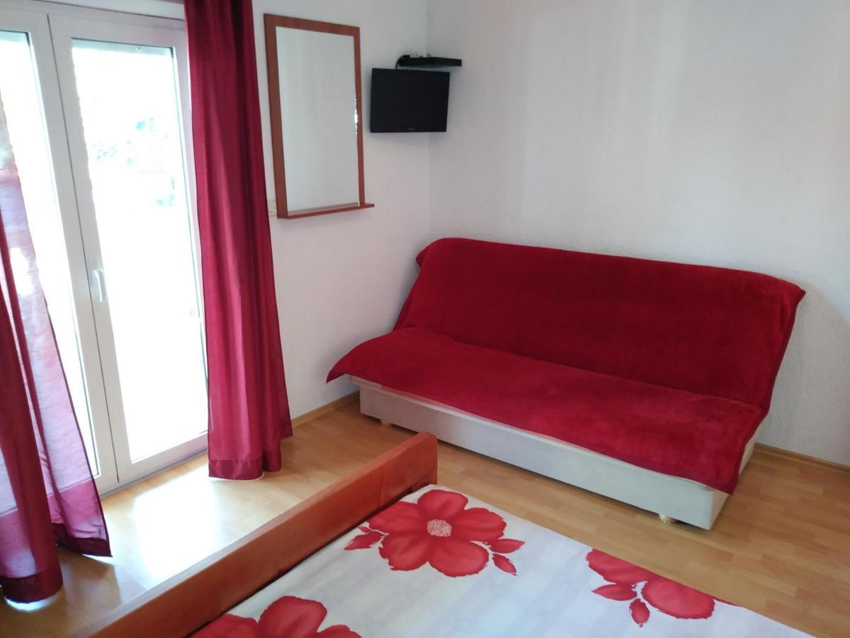 Nives Apartmani Pakoštane Esterno foto