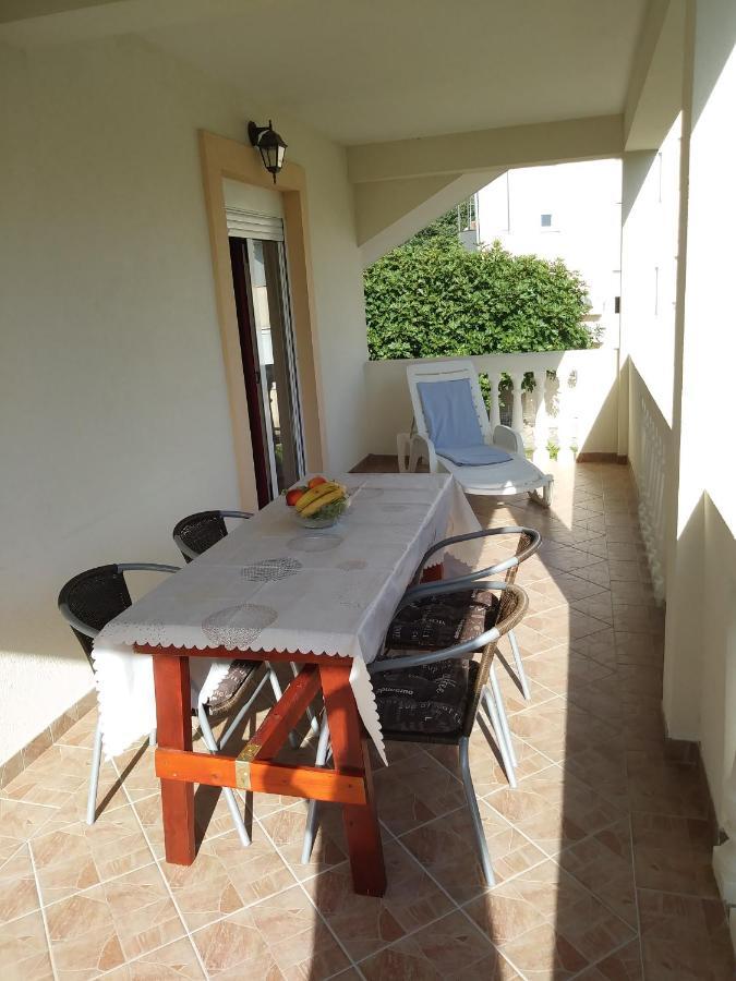Nives Apartmani Pakoštane Esterno foto