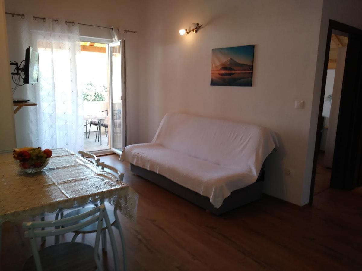 Nives Apartmani Pakoštane Esterno foto