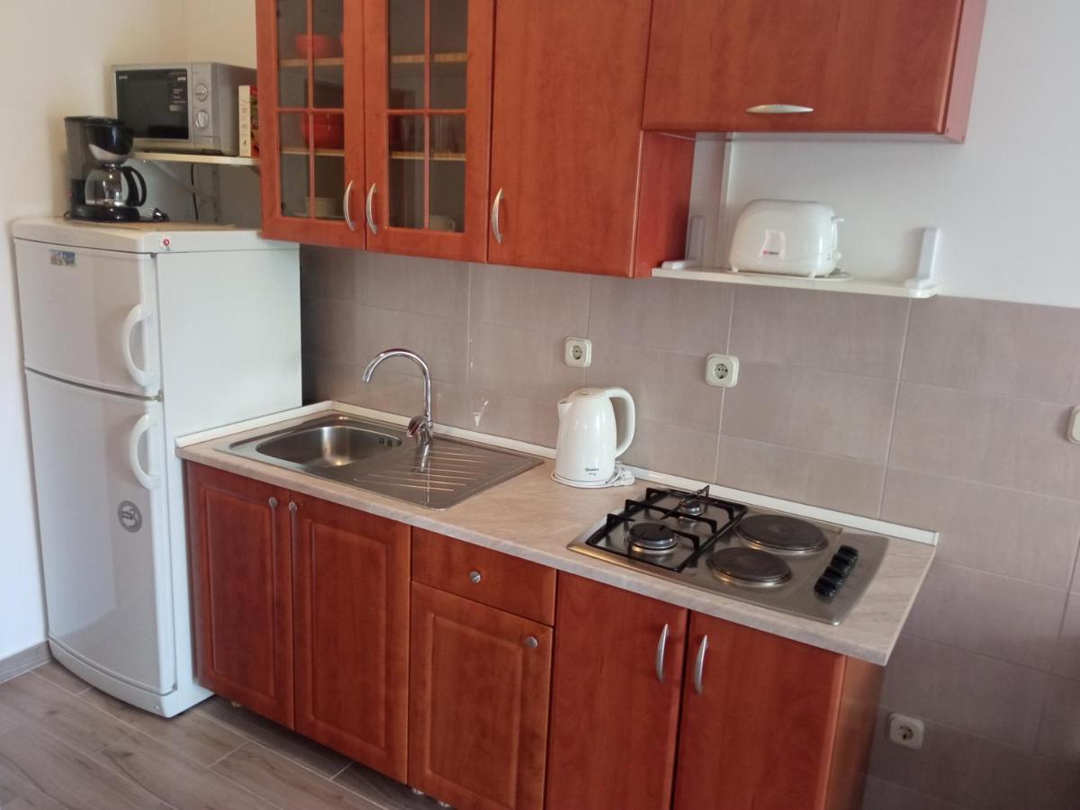 Nives Apartmani Pakoštane Esterno foto