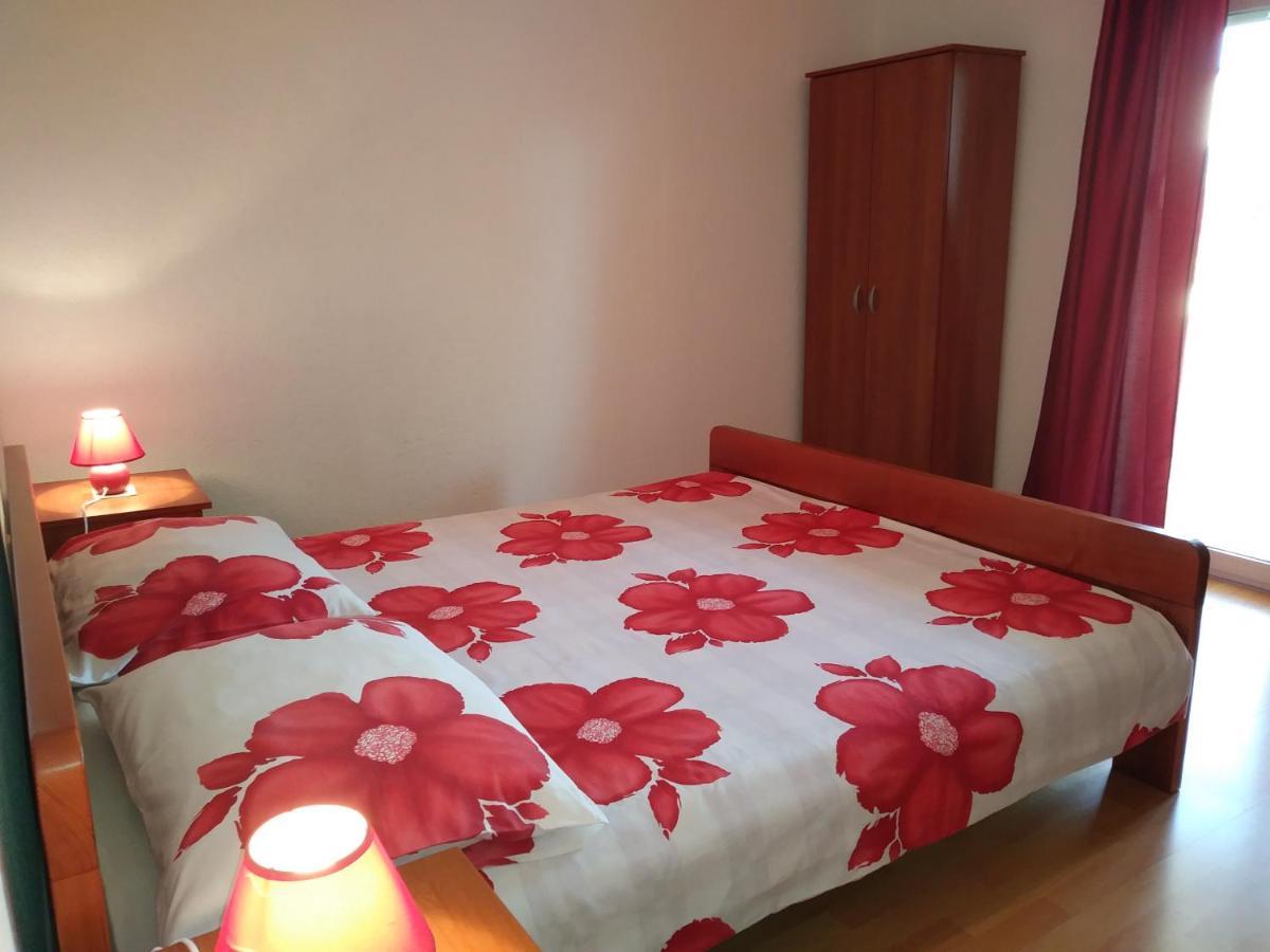 Nives Apartmani Pakoštane Esterno foto