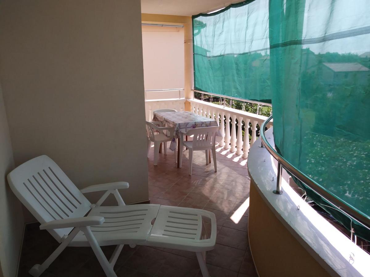 Nives Apartmani Pakoštane Esterno foto