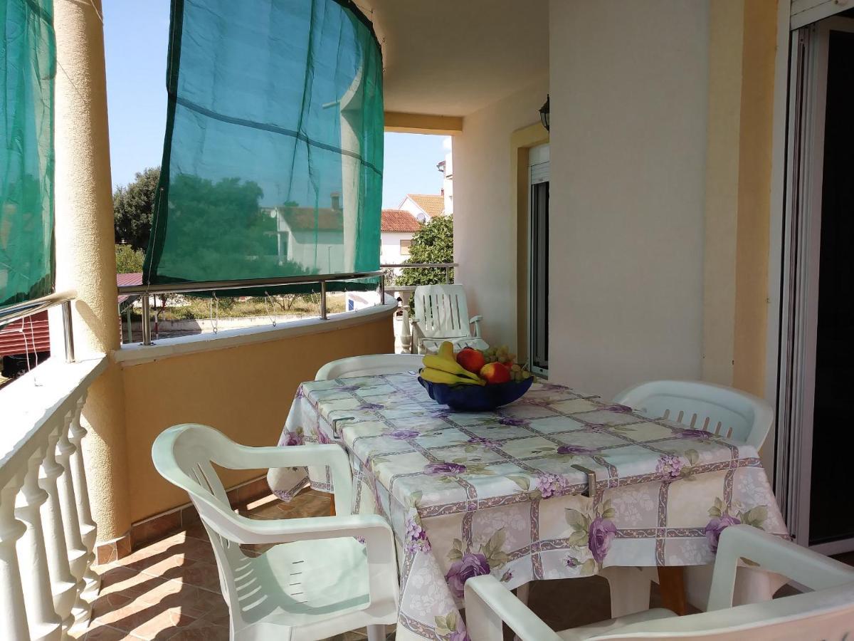 Nives Apartmani Pakoštane Esterno foto