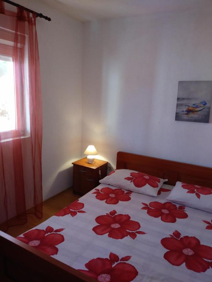 Nives Apartmani Pakoštane Esterno foto