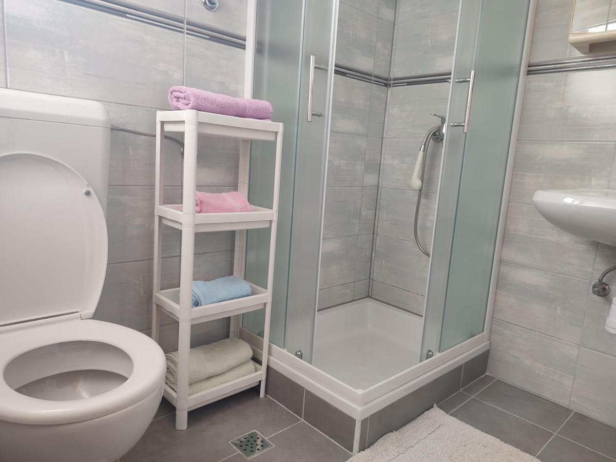 Nives Apartmani Pakoštane Esterno foto